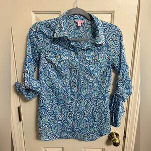 Lilly Pulitzer Blue Fish Print Top‎ Blouse Button Up Roll Tab Sleeve Size 4